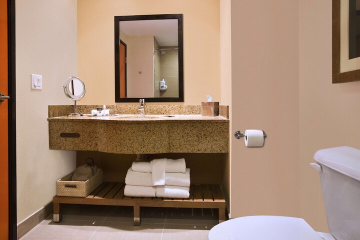 DoubleTree by Hilton Hotel Galveston Beach