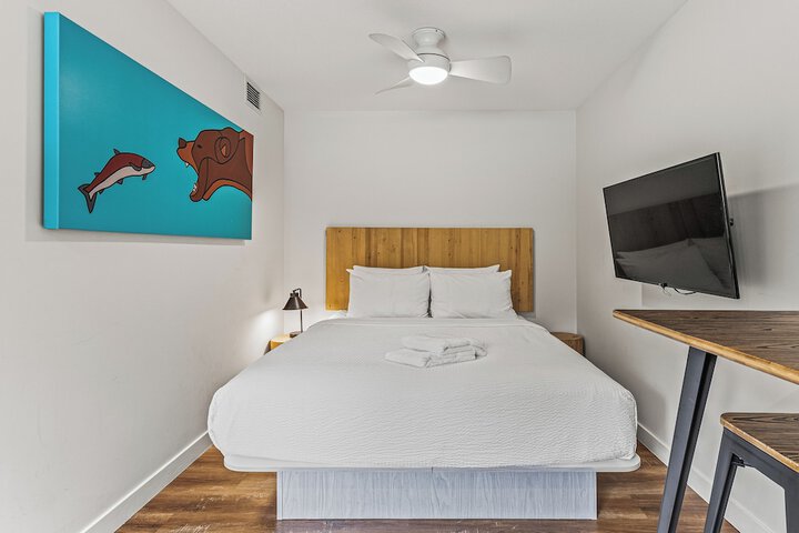 Room 53 of 60