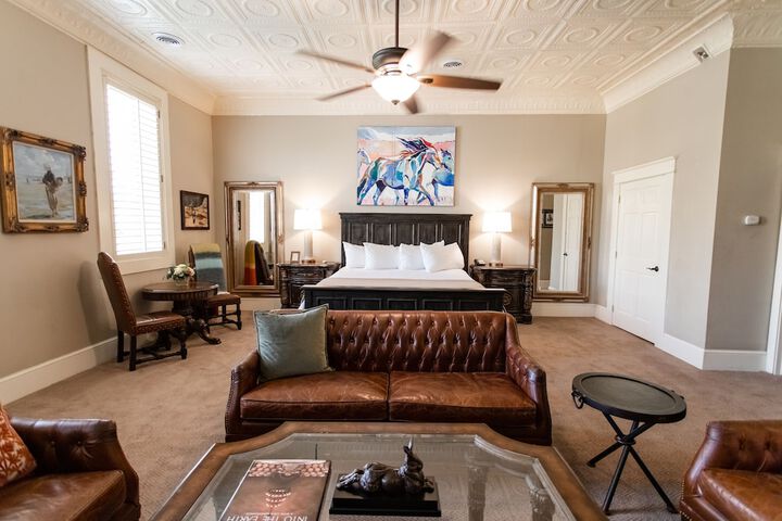 Room 6 of 22