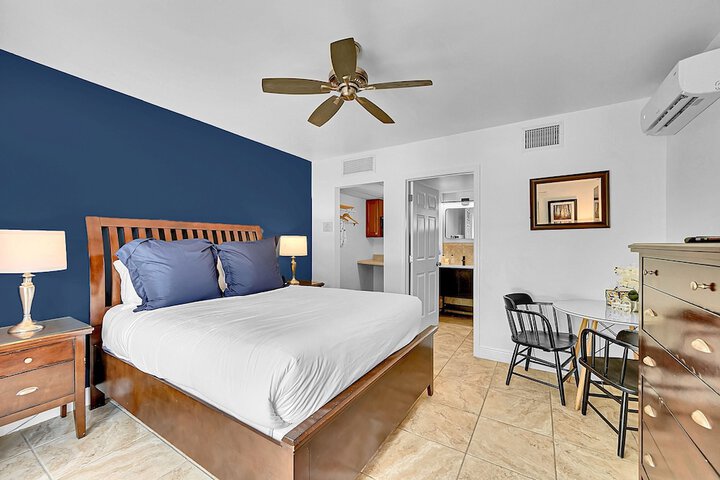 Inn on the Drive ( Adults Only)