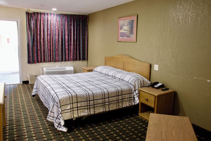 Room 27 of 27
