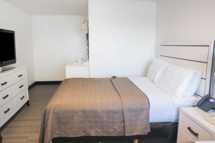 Room 10 of 26