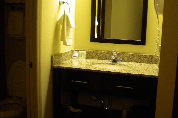 Room 30 of 48