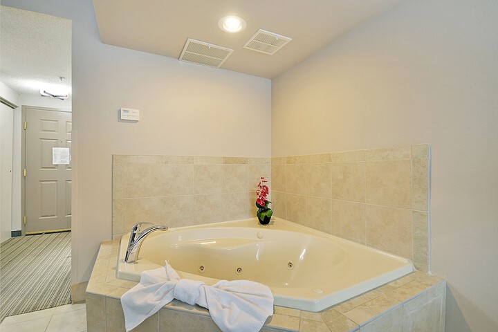 Hot Tub 37 of 37