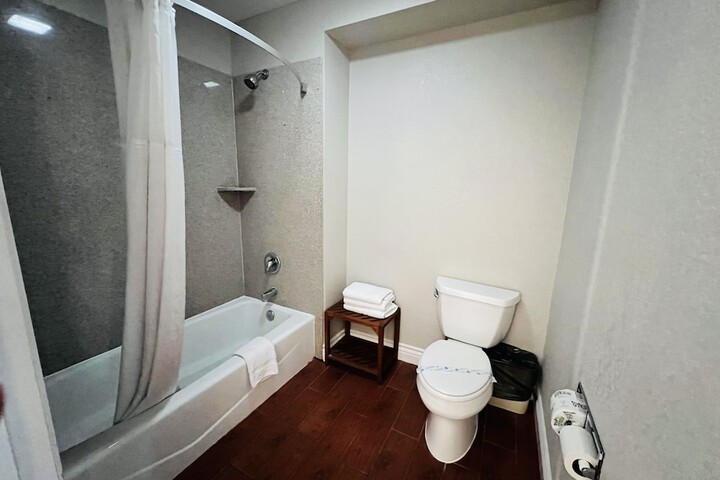 Room 44 of 62