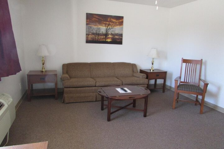 Douglas Inn & Suites