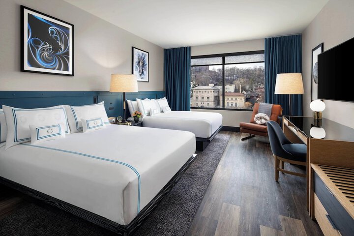 The Oaklander Hotel Autograph Collection
