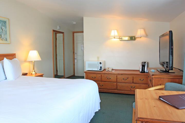 Room 44 of 142