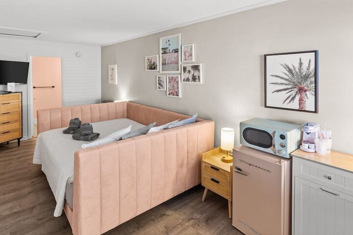 Room 43 of 164
