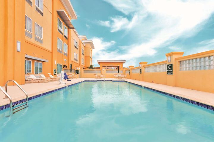 Pool 6 of 26