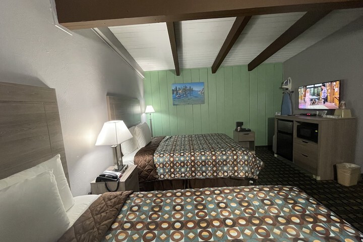 Room 24 of 84
