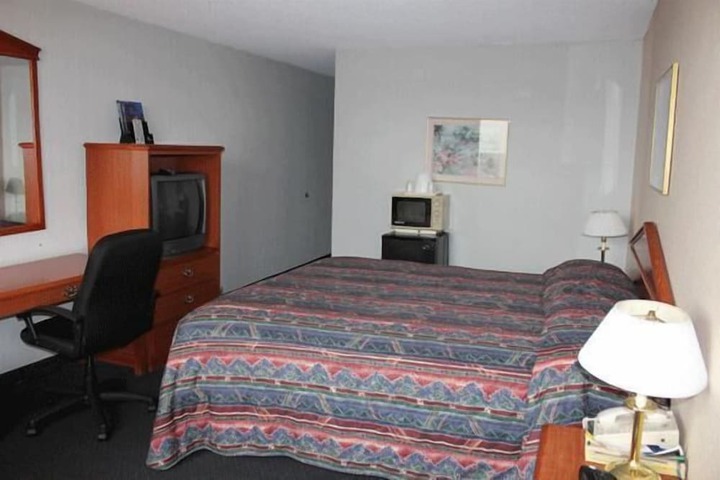 Room 7 of 13