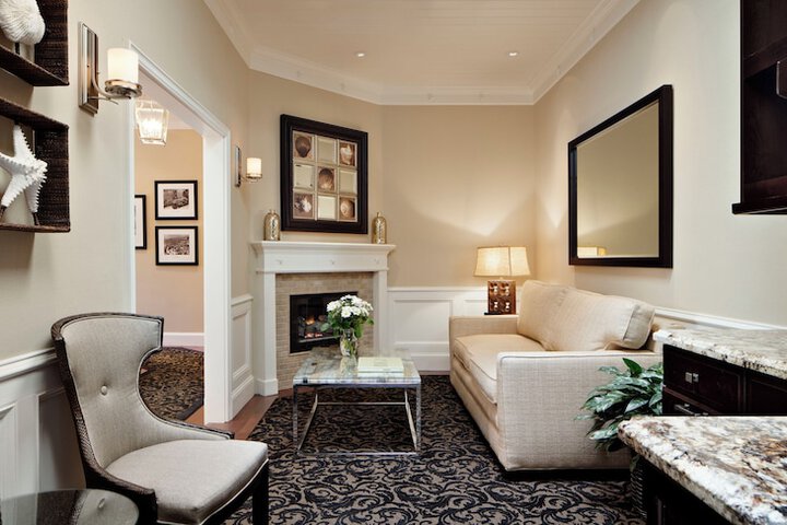 Snug Harbor Inn