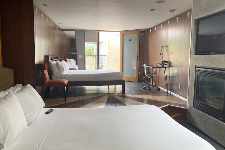 14 West Hotel