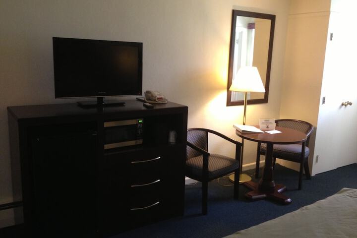 Room 17 of 33