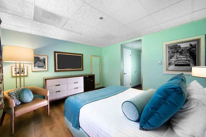 Room 22 of 60