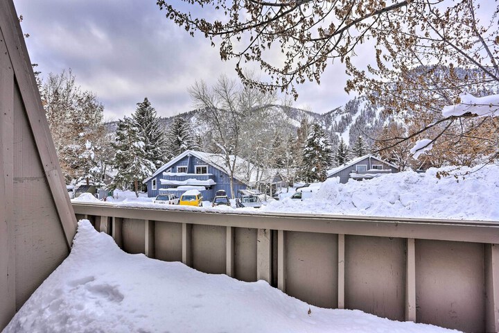 Ketchum Mountain Retreat: Central Location!