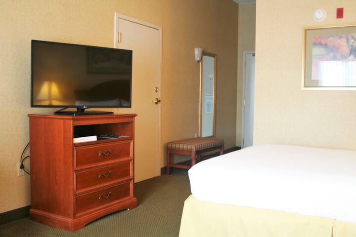 Room 28 of 37