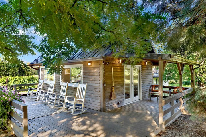 Cozy Ferndale Studio on 20-acre Working Farm!