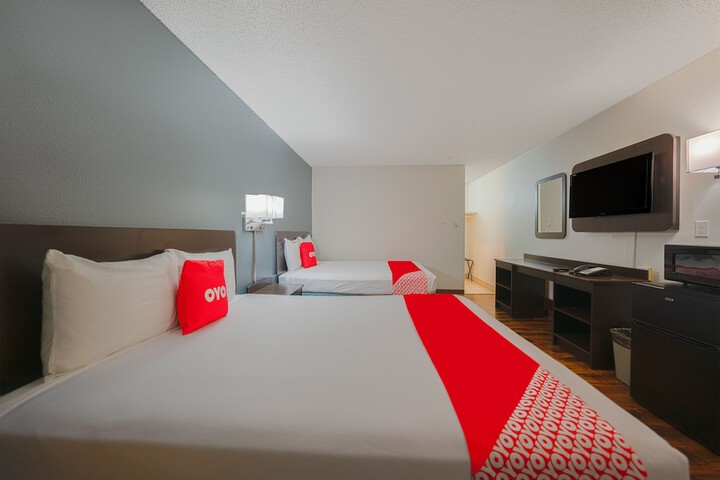 Room 25 of 103