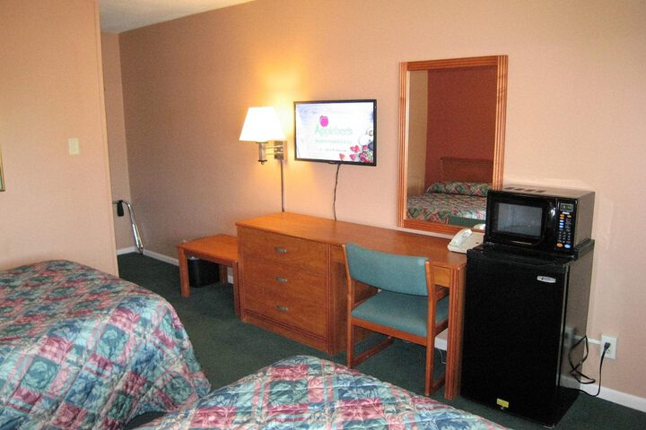 Room 12 of 38