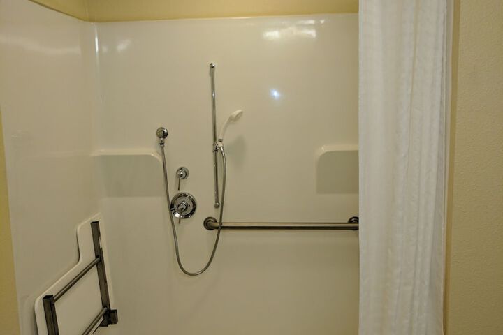 Room 34 of 41