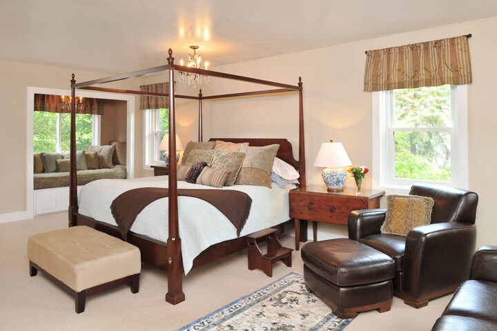 1795 Acorn Inn B & B