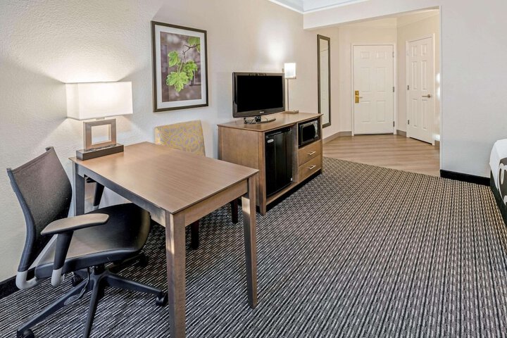 Room 39 of 65