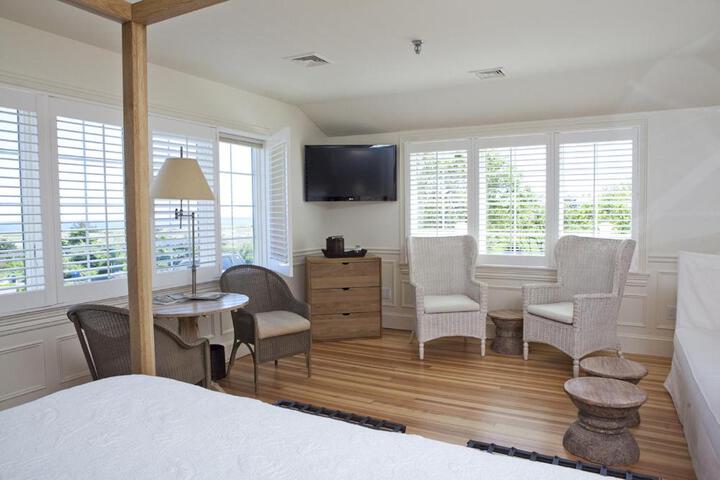 Wychmere Beach Club