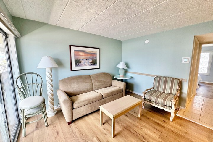 Room 10 of 14
