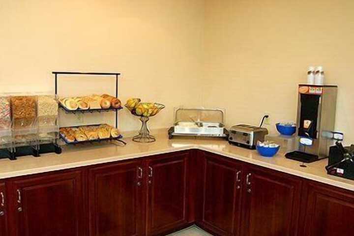 Comfort Inn & Suites Dayville - Killingly Industrial Park
