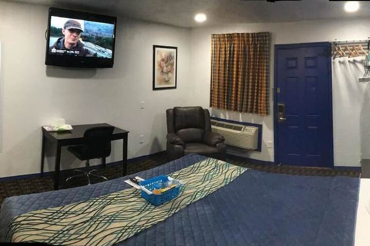 Room 35 of 47
