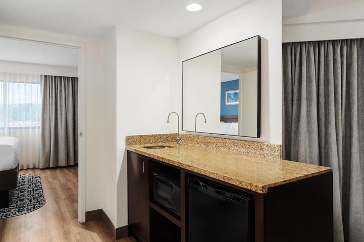 Embassy Suites by Hilton Seattle Tacoma International Airport