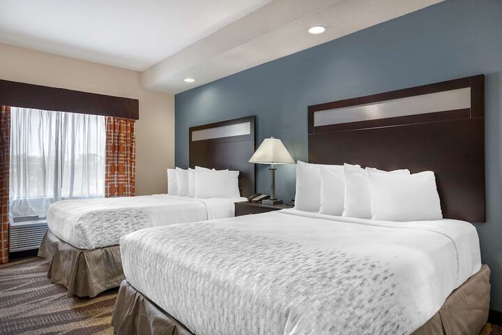 Best Western Plus Lake Jackson Inn & Suites