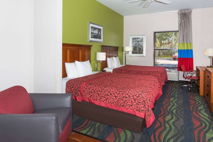 Room 21 of 40