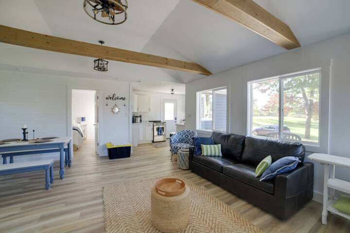 Stylish Grass Lake Retreat - Steps to Park!