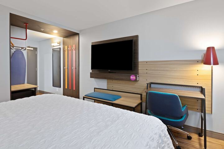 Room 27 of 41