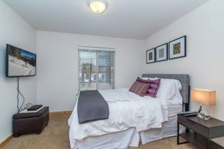 Spacious and Bright near Kings Beach by RedAwning