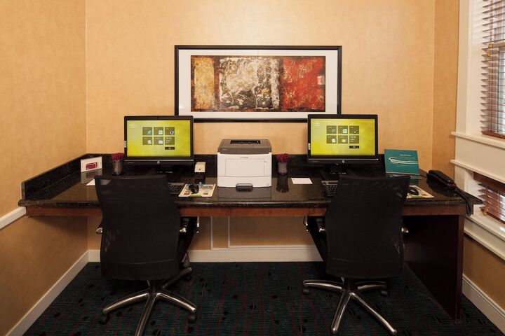 Business Center 33 of 33
