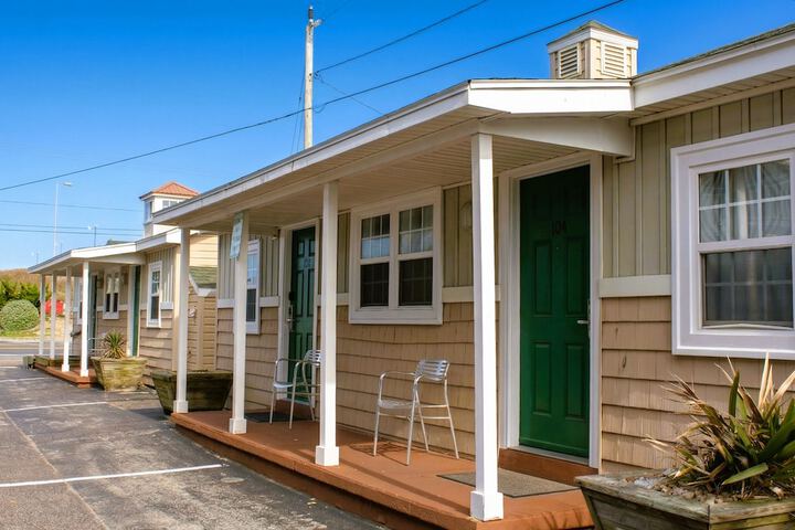 Seahorse Inn and Cottages