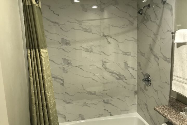 Room 12 of 28