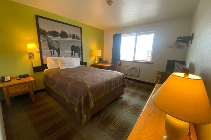 Room 5 of 28