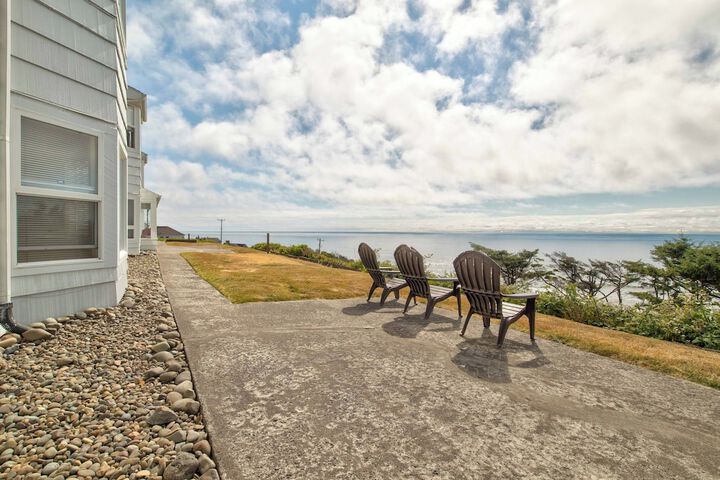 Ester Lee Oceanview Inn