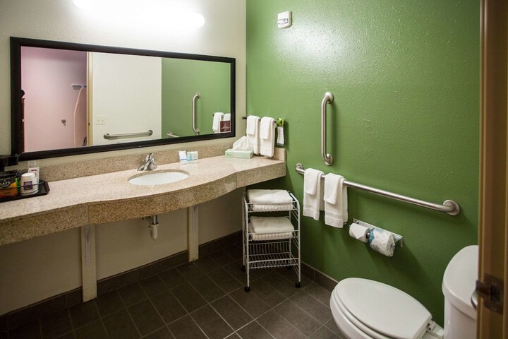 Room 10 of 51