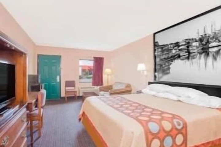 Room 16 of 23