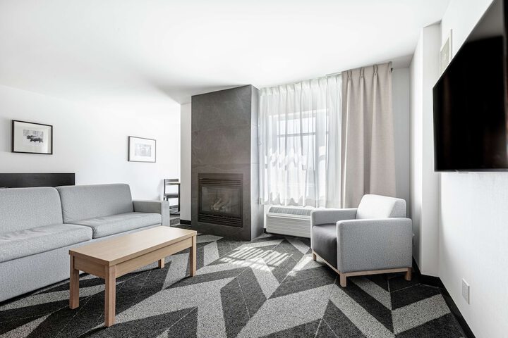 Room 35 of 62