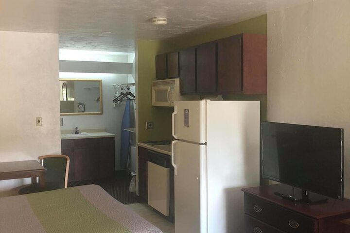 Room 11 of 22