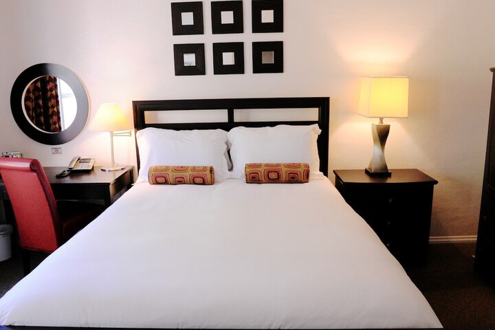 Room 33 of 38