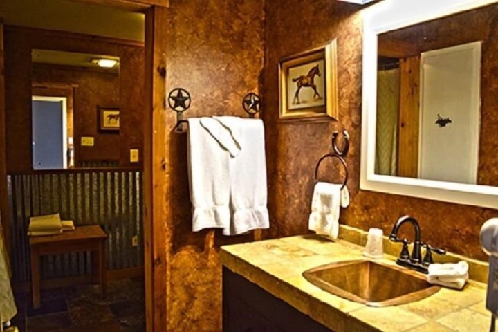Room 32 of 129