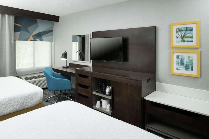 Room 17 of 33